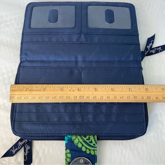 Vera Bradley Turn lock Wallet in Caribbean Sea Blue Green Paisley New Condition - Picture 7 of 8